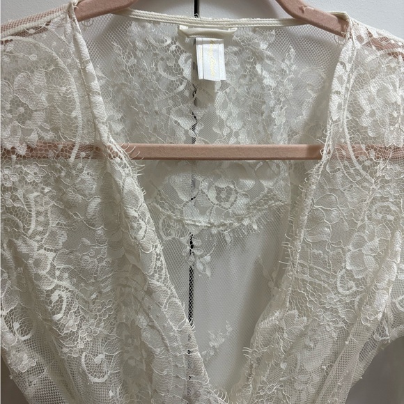 Honey Birdette Ivory Lace Robe with Scalloped Edges - Picture 6 of 14